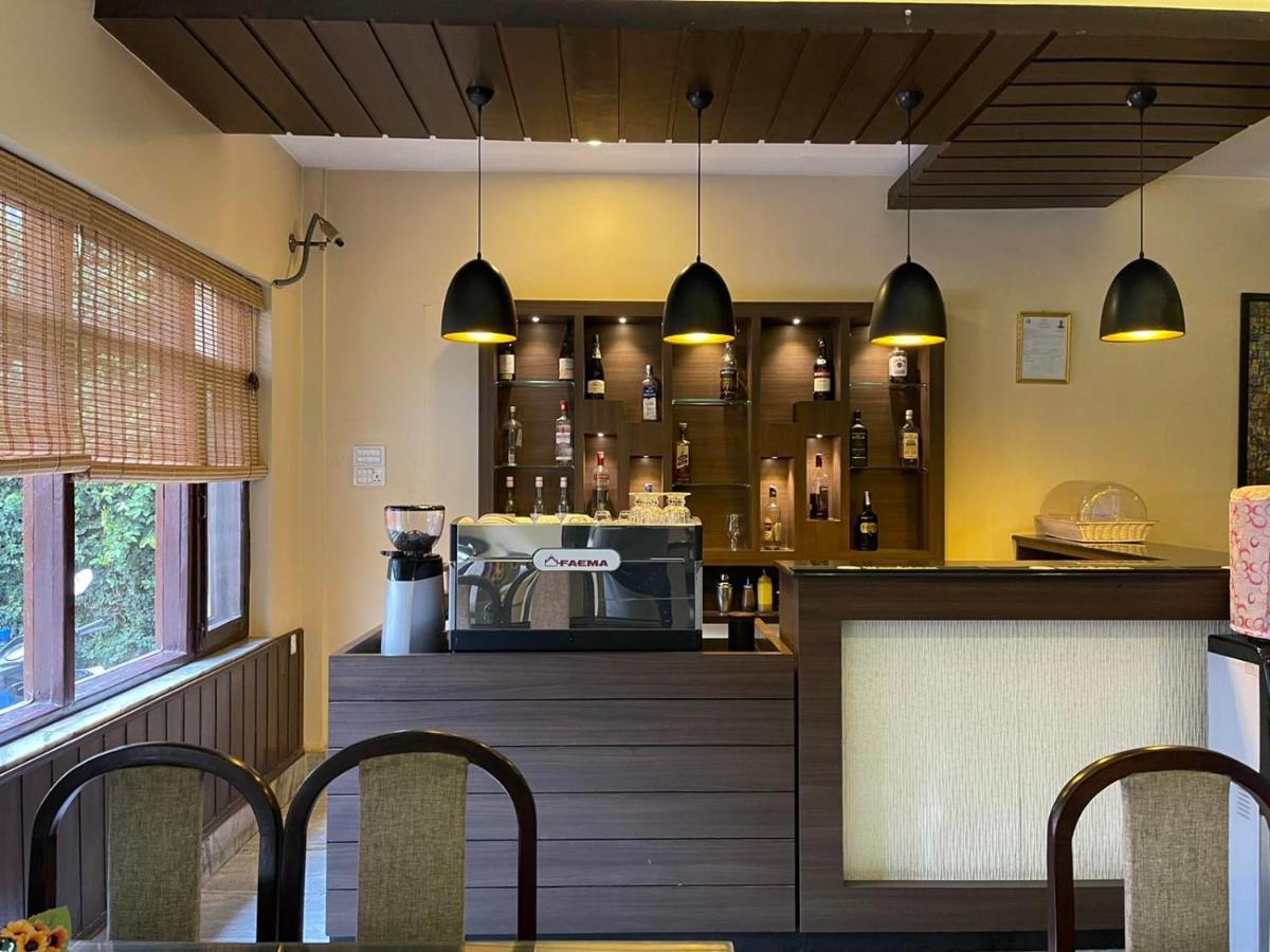 Hotel Thamel Катманду Экстерьер фото
