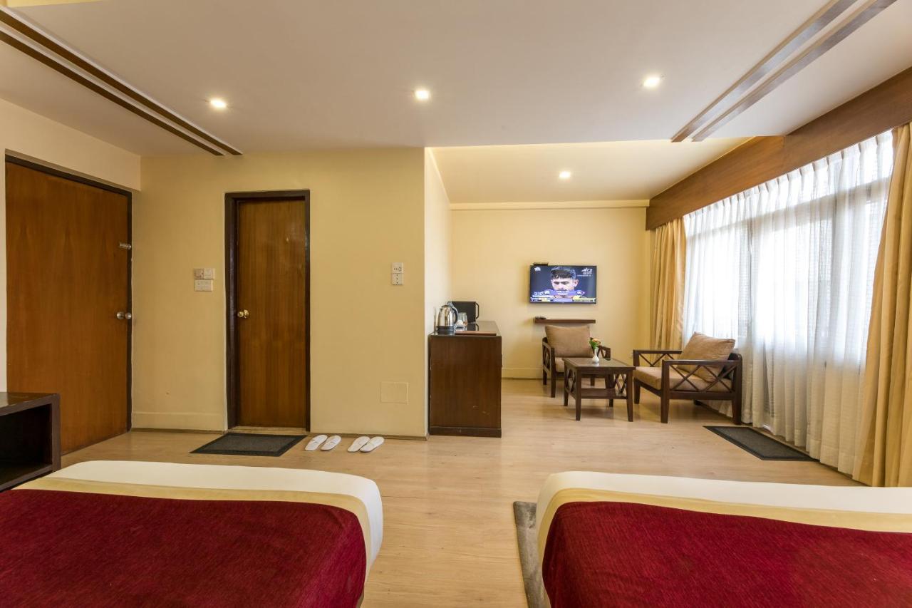 Hotel Thamel Катманду Экстерьер фото