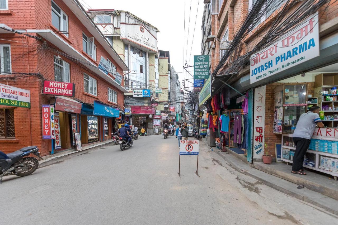 Hotel Thamel Катманду Экстерьер фото