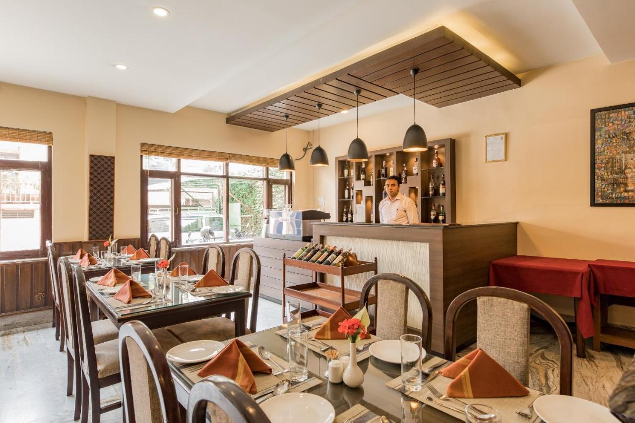 Hotel Thamel Катманду Экстерьер фото