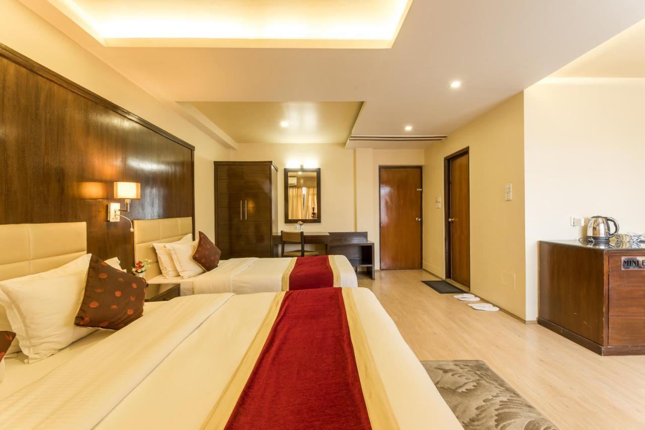 Hotel Thamel Катманду Экстерьер фото