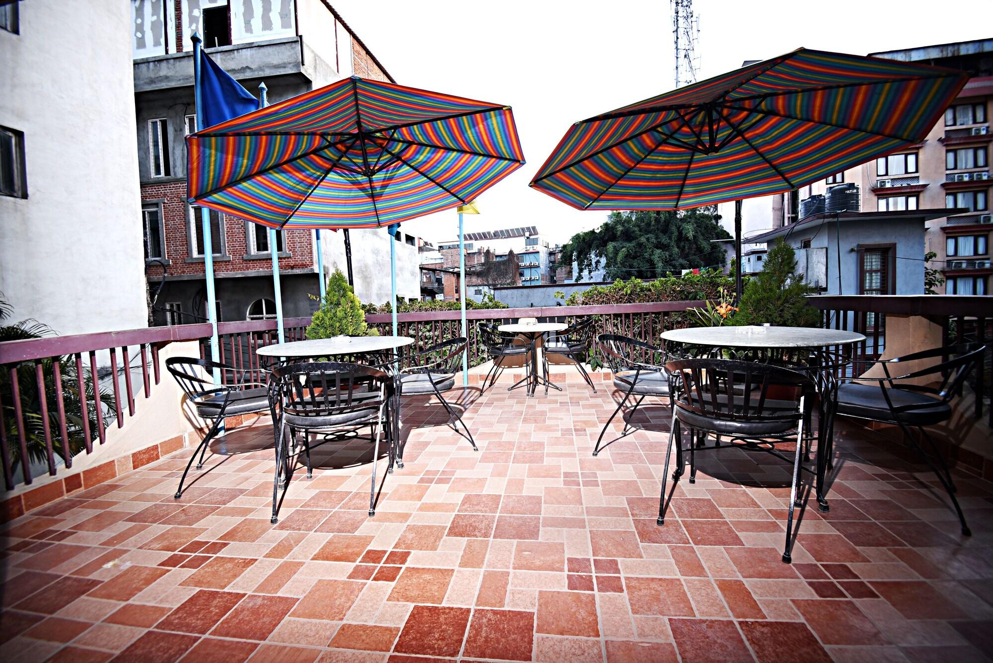 Hotel Thamel Катманду Экстерьер фото