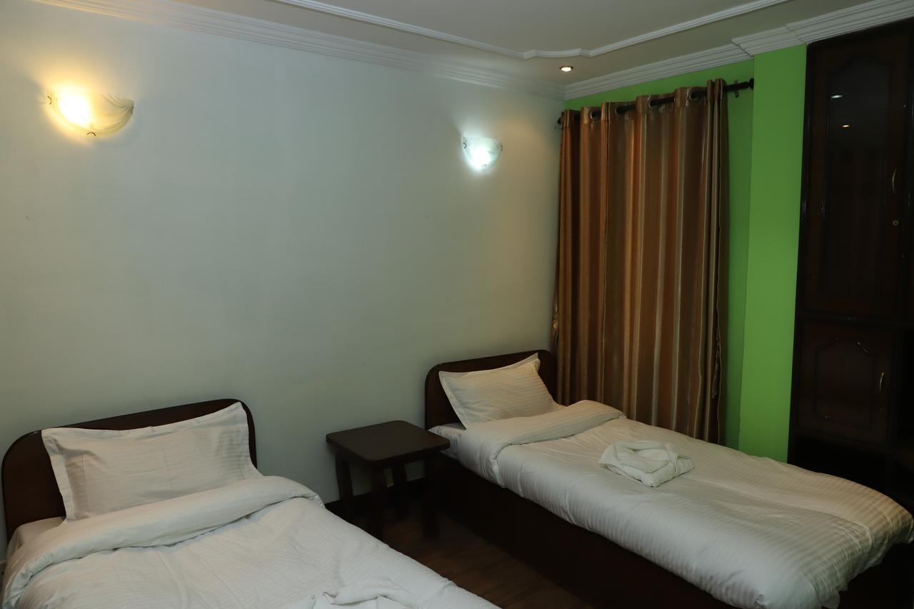 Hotel Thamel Катманду Экстерьер фото